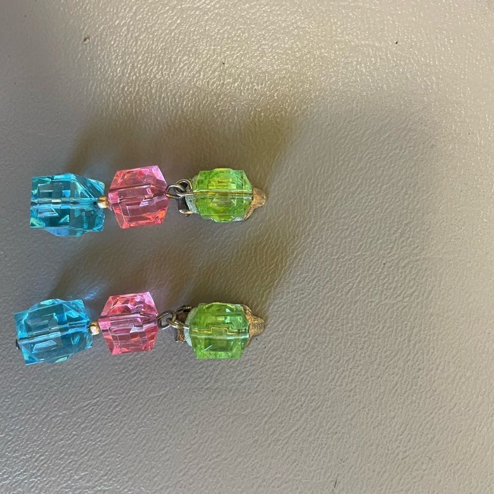 Clip earrings - Picture 3 of 9